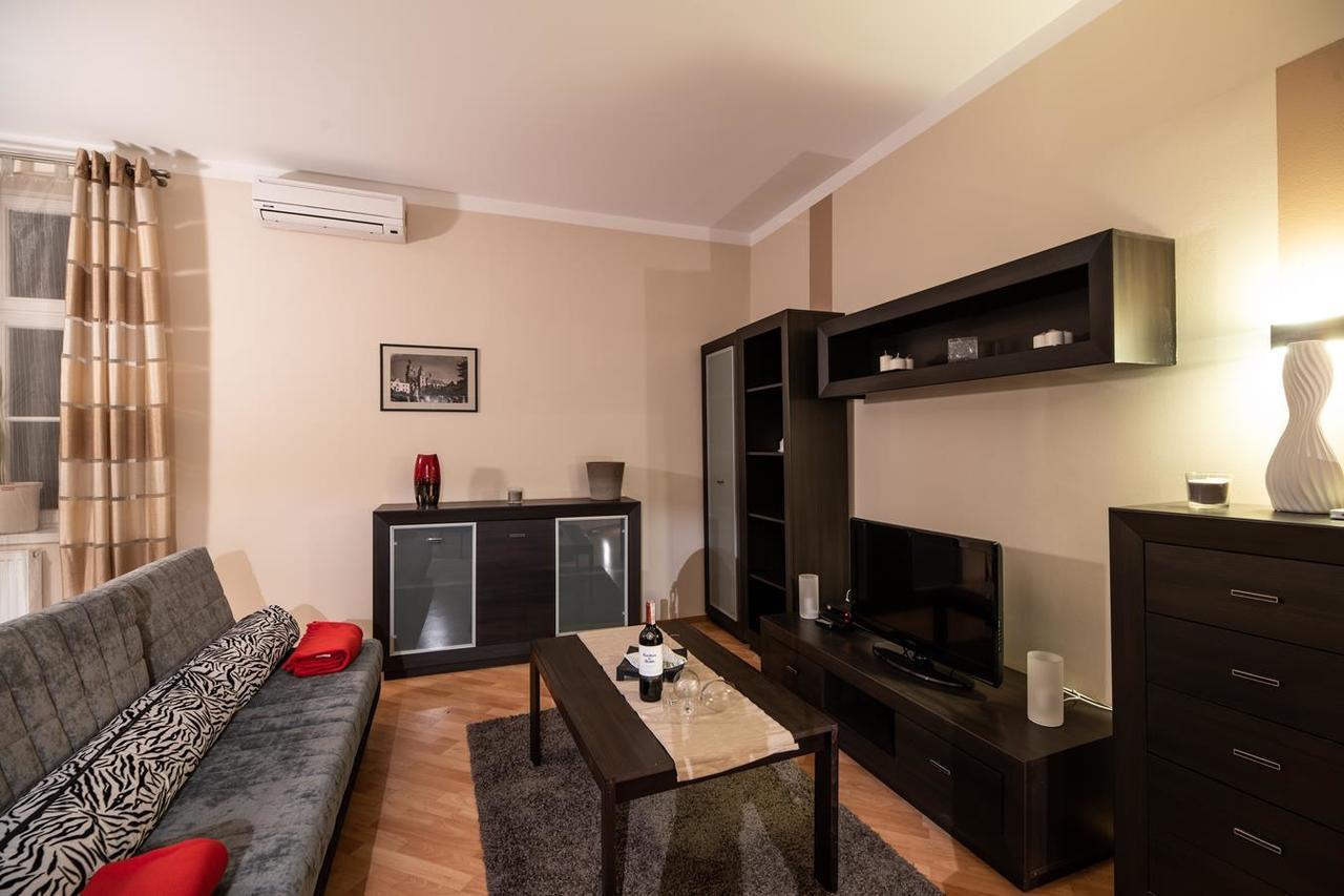 Cracow Rent Apartments - Spacious Apartments For 2-7 People In Quiet Area - Kolberga Street Nr 3 - 10 Min To Main Square By Foot Krakow Exterior photo