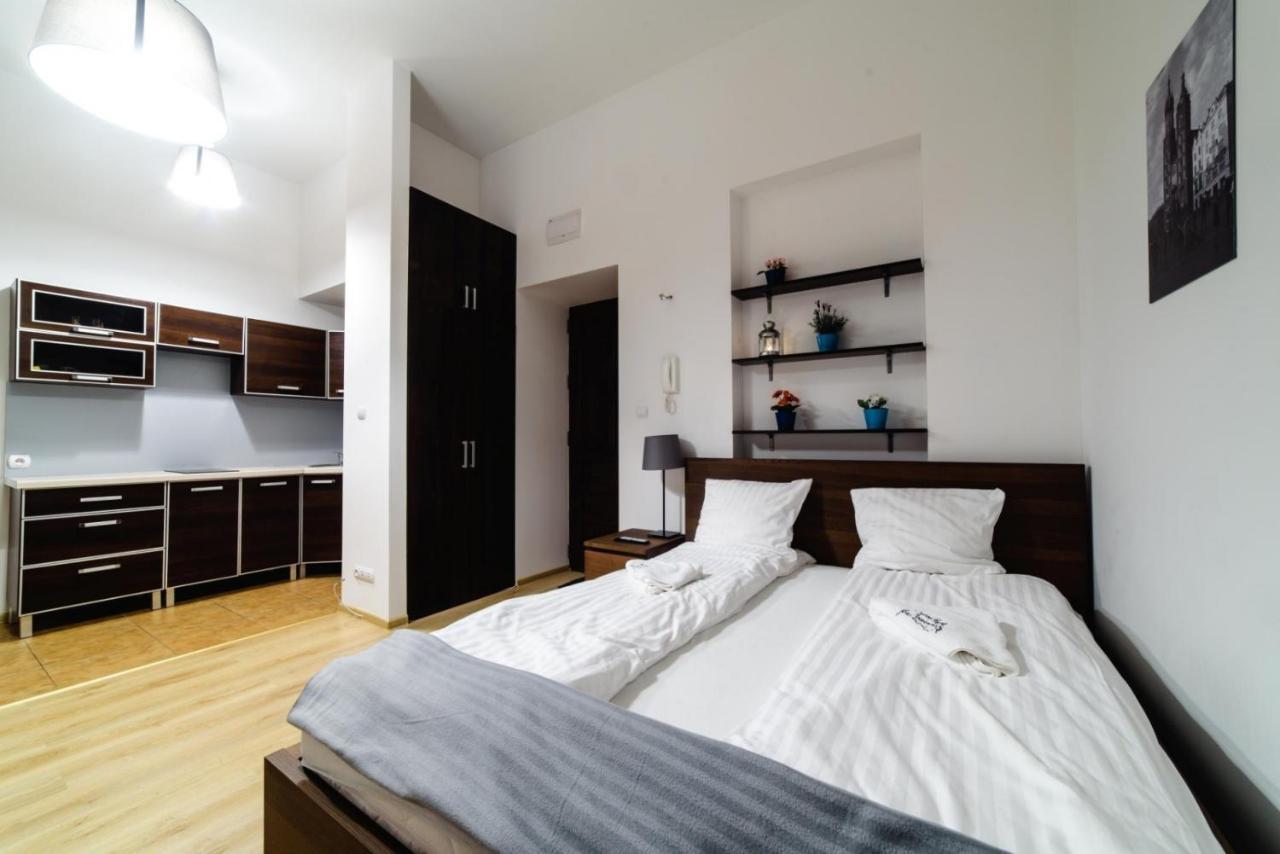 Cracow Rent Apartments - Spacious Apartments For 2-7 People In Quiet Area - Kolberga Street Nr 3 - 10 Min To Main Square By Foot Krakow Exterior photo